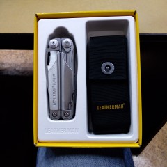 Мультитул LEATHERMAN SURGE 830165