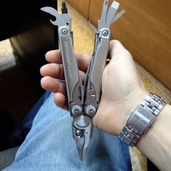 Мультитул LEATHERMAN SURGE 830165
