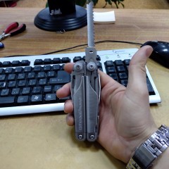 Мультитул LEATHERMAN SURGE 830165